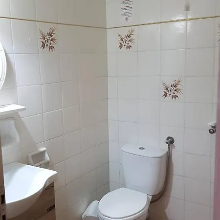 Apartment Dora *