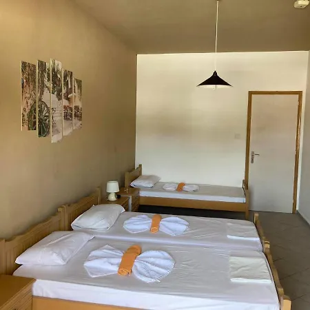 Dora Apartment *