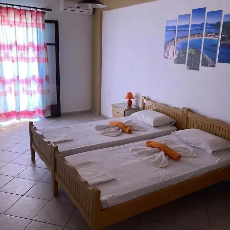 Dora Apartment *